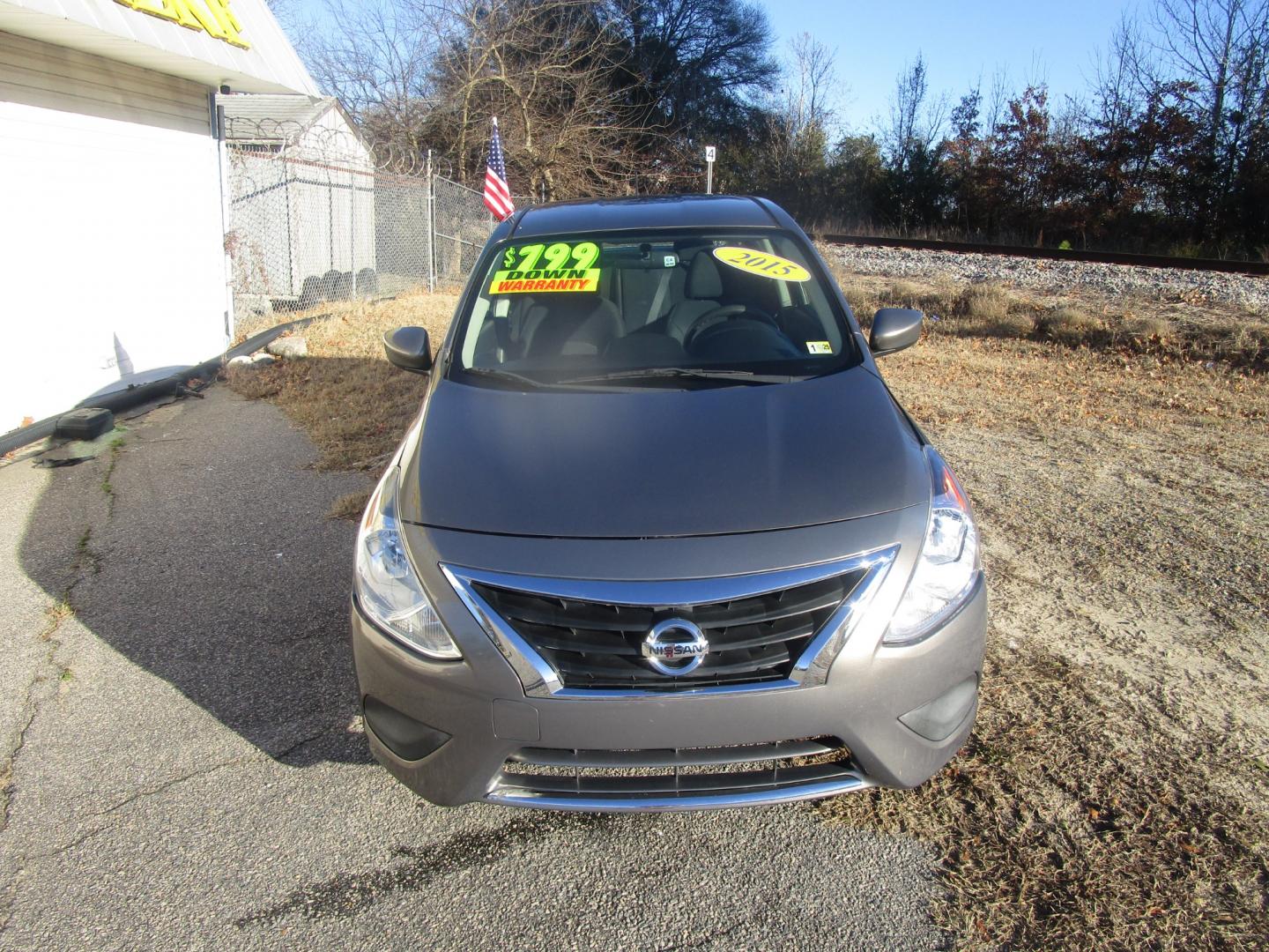 2015 Gray Nissan Versa 1.6 S 5M (3N1CN7AP3FL) with an 1.6L L4 DOHC 16V engine, 5-Speed Automatic transmission, located at 2553 Airline Blvd, Portsmouth, VA, 23701, (757) 488-8331, 36.813889, -76.357597 - Down Payment: $799 Weekly Payment: $95 APR: 23.9% Repayment Terms: 42 Months ***CALL ELIZABETH SMITH - DIRECTOR OF MARKETING @ 757-488-8331 TO SCHEDULE YOUR APPOINTMENT TODAY AND GET PRE-APPROVED RIGHT OVER THE PHONE*** - Photo#2